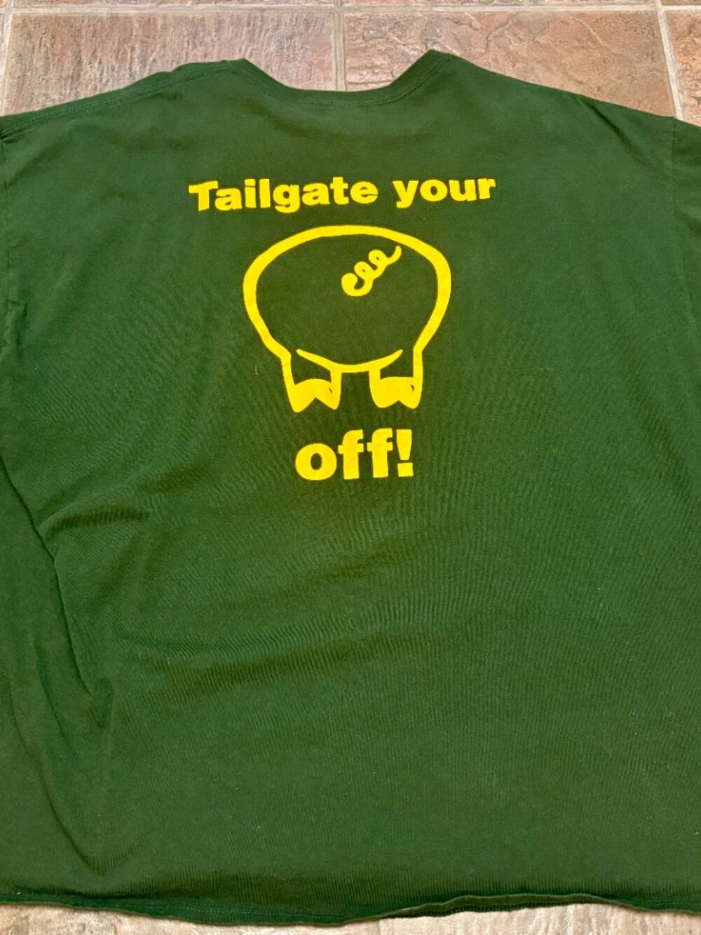 ~~Piggly Wiggly Logo Graphic "TAILGATE YOUR A$$ OFF" XXL T-Shirt Cotton..VGUC